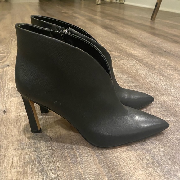 NWOT Vince Camuto Black pointed toe Leather booties. Perfect too tall for arch. - Picture 2 of 5